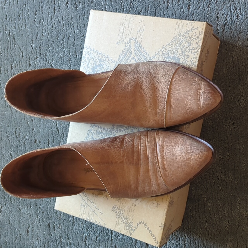 Free People Flat Royale in Brown